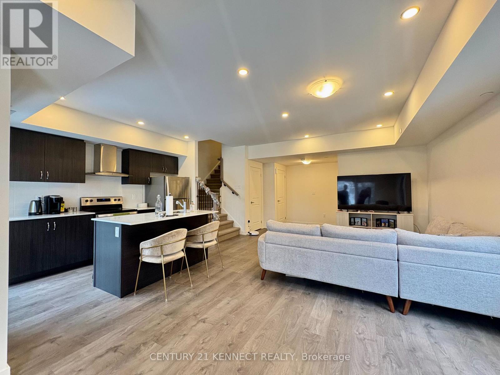 1406 - 56 Elizabeth Street S, Richmond Hill, Ontario  L4C 5W2 - Photo 6 - N12616582