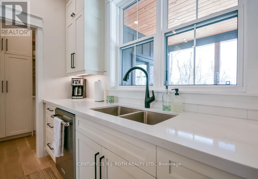 63 Highland Drive, Oro-Medonte, Ontario  L0L 2L0 - Photo 13 - S12616462