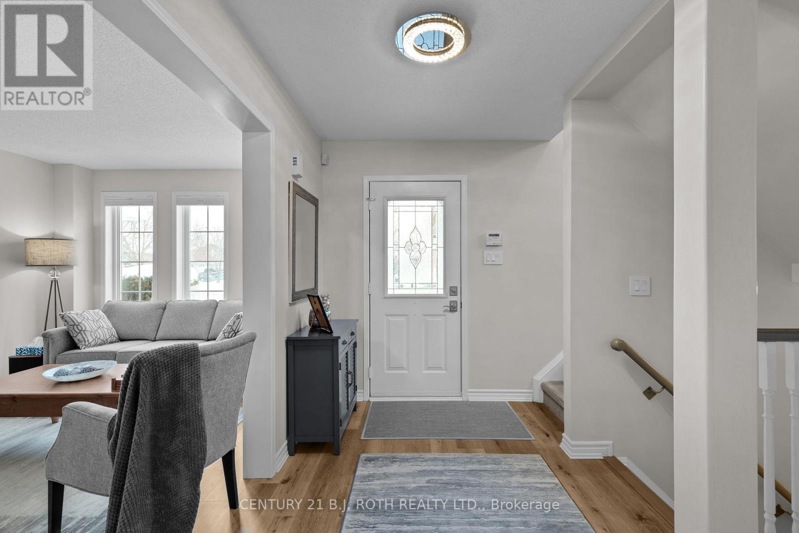 53 Benson Drive, Barrie (Sandy Hollow), Ontario L4N 7Y1 - Photo 3 - S12616472