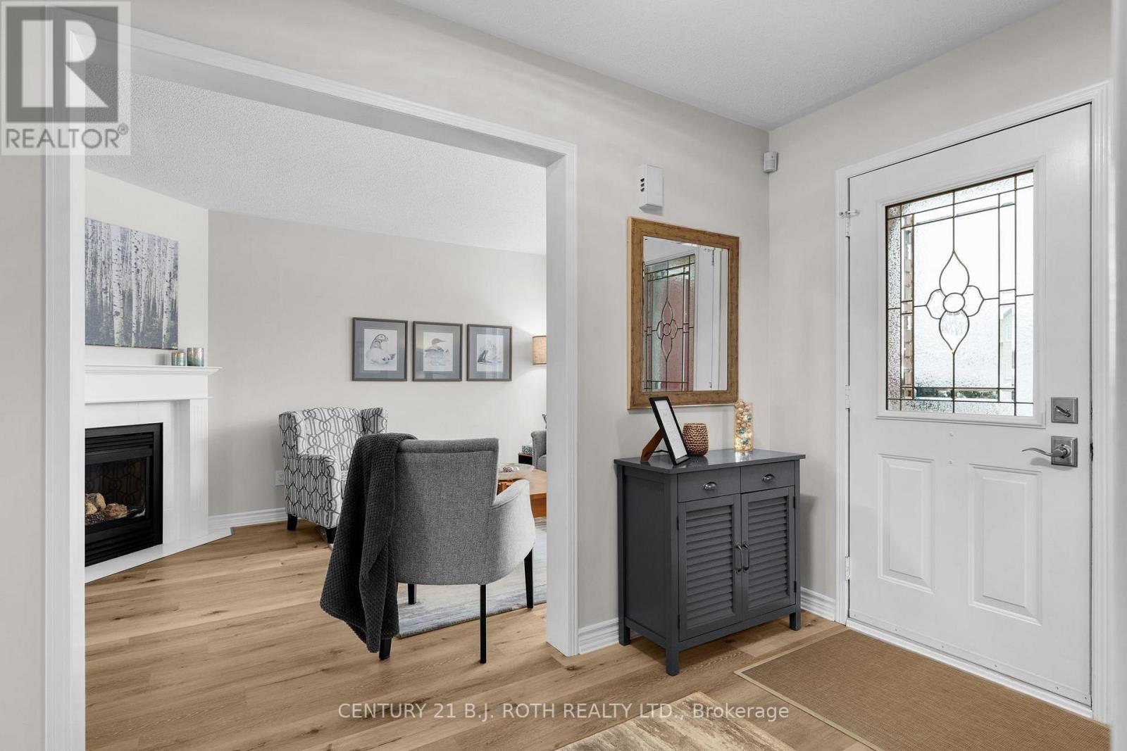 53 Benson Drive, Barrie (Sandy Hollow), Ontario L4N 7Y1 - Photo 4 - S12616472