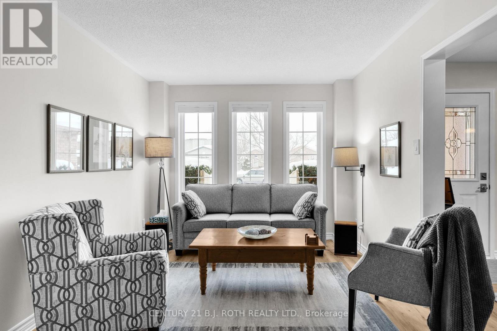 53 Benson Drive, Barrie (Sandy Hollow), Ontario L4N 7Y1 - Photo 7 - S12616472