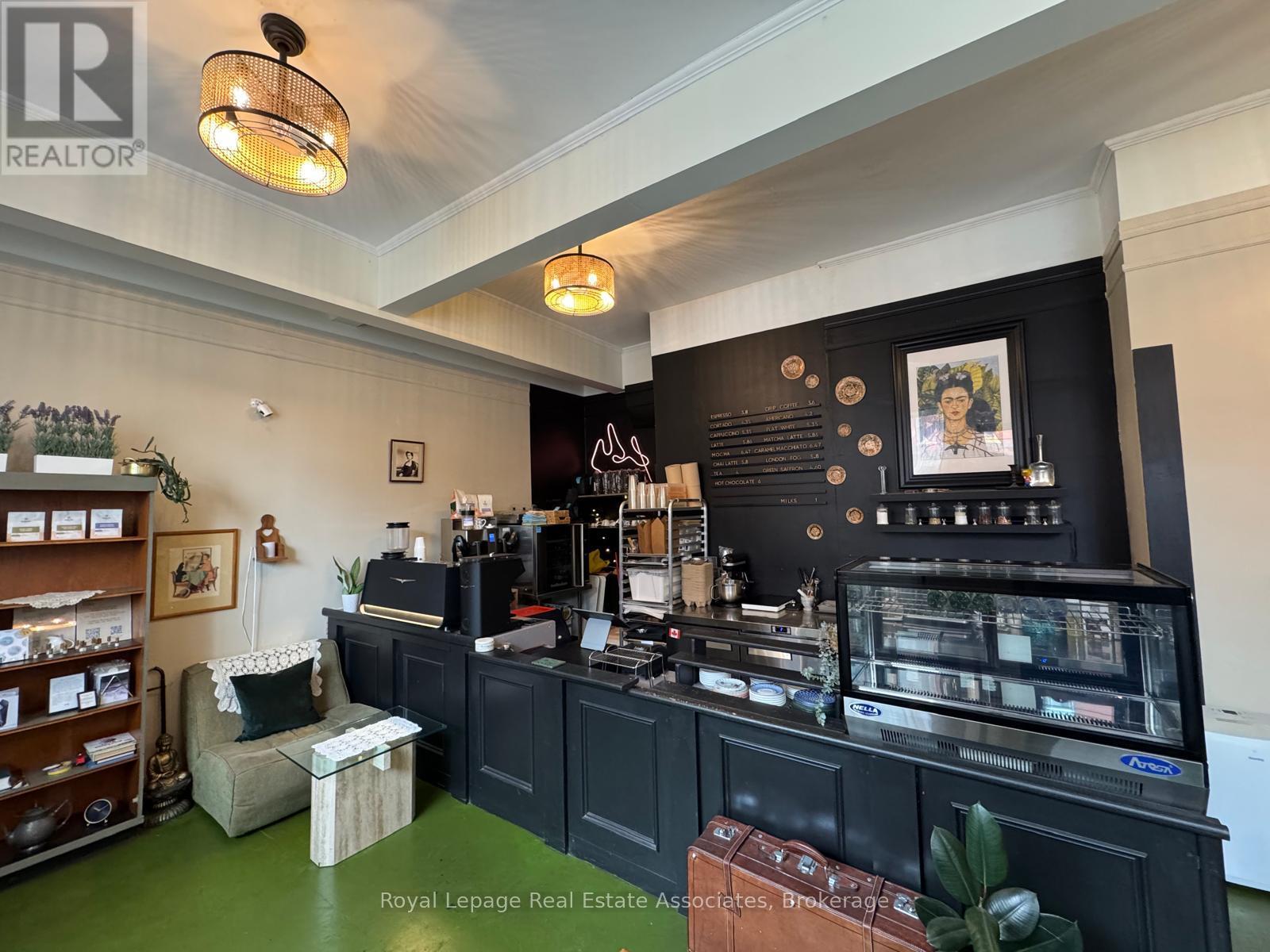 Ground Floor - 6 Denison Avenue, Toronto, Ontario  M5V 2B3 - Photo 5 - C12505654