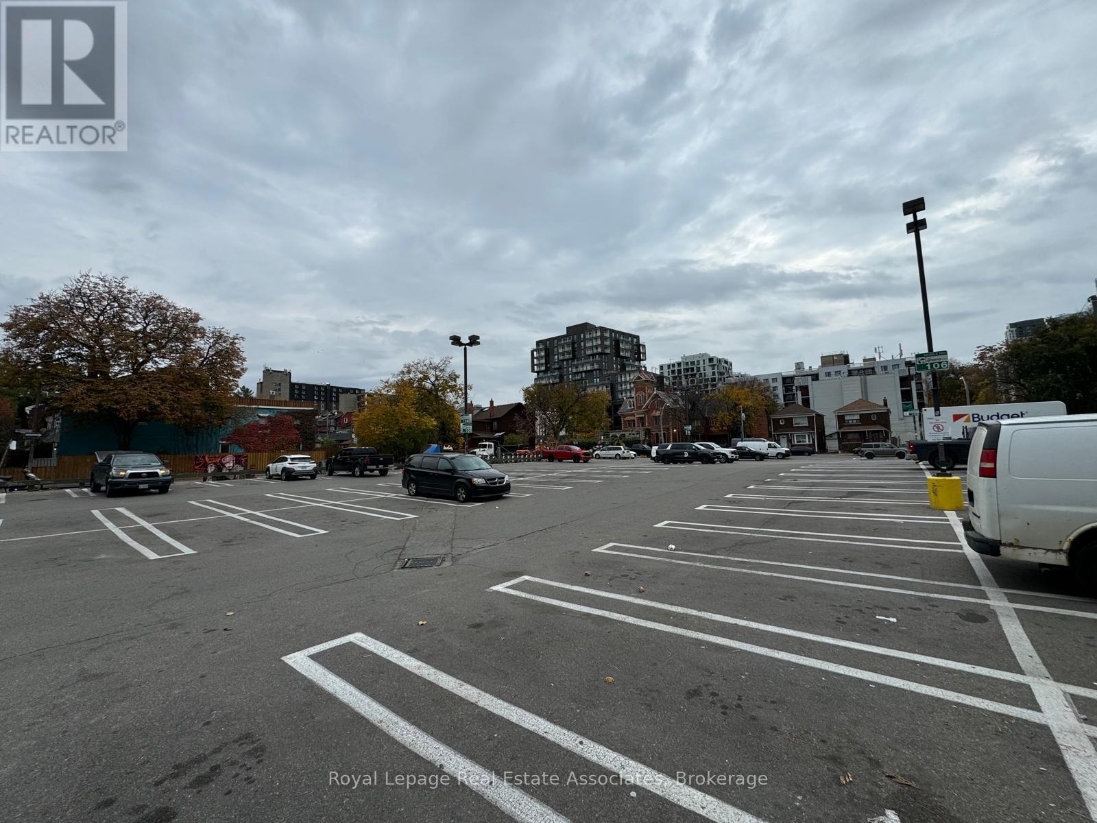 Ground Floor - 6 Denison Avenue, Toronto, Ontario  M5V 2B3 - Photo 13 - C12505654