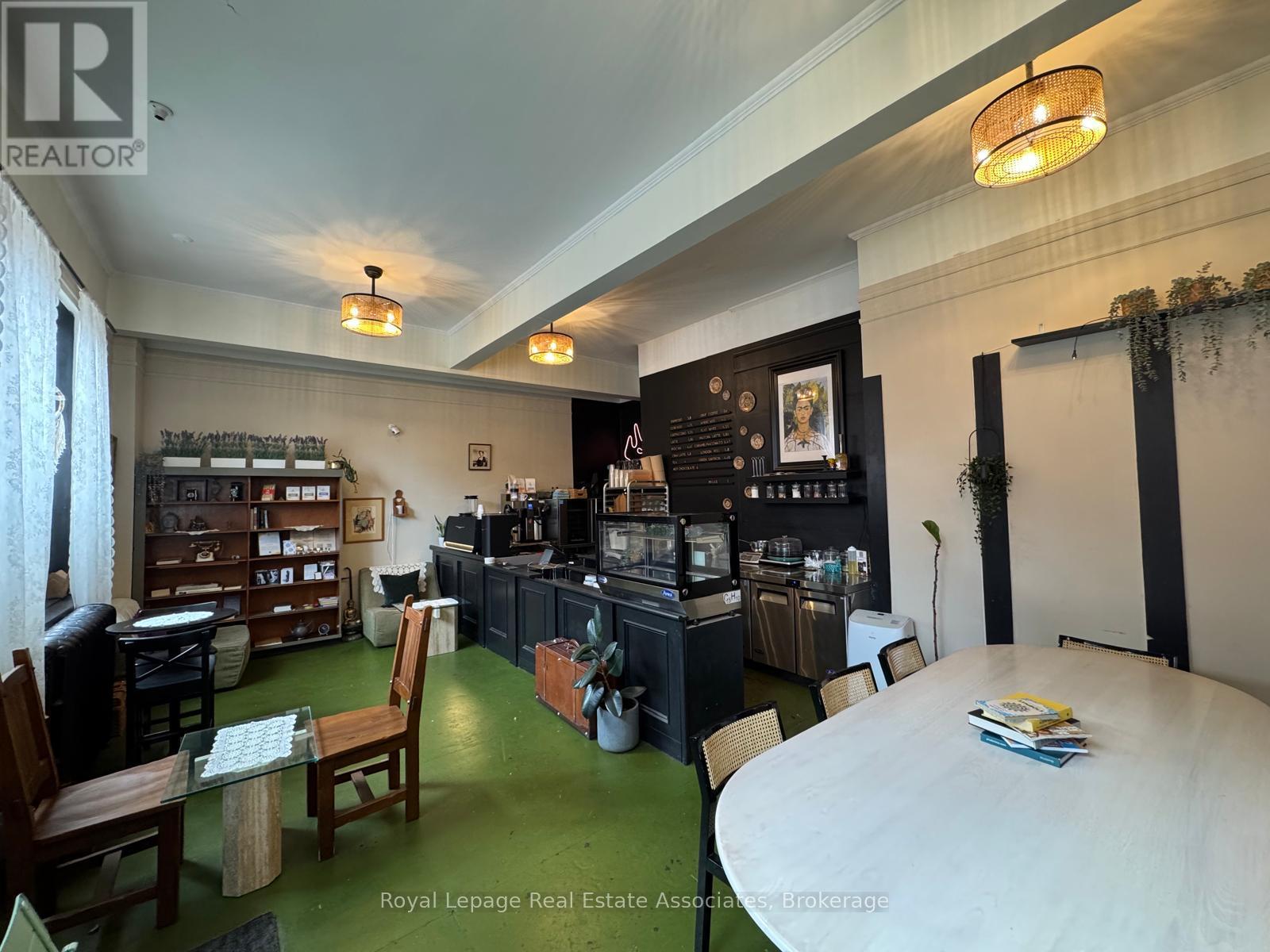 Ground Floor - 6 Denison Avenue, Toronto, Ontario  M5V 2B3 - Photo 2 - C12505654