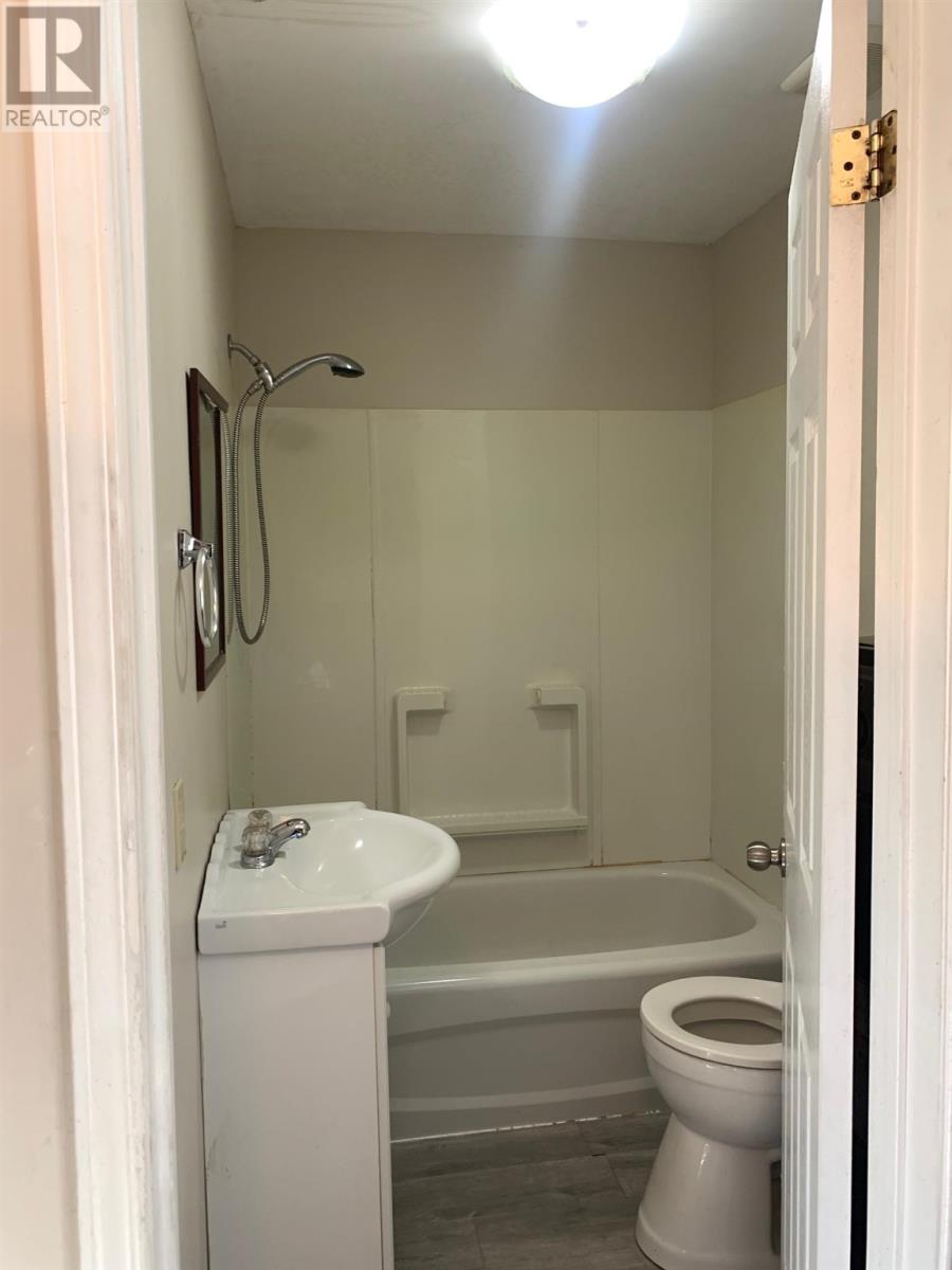 25 Elmwood Ave, Sault Ste. Marie, Ontario  P6B 4V6 - Photo 14 - SM252948