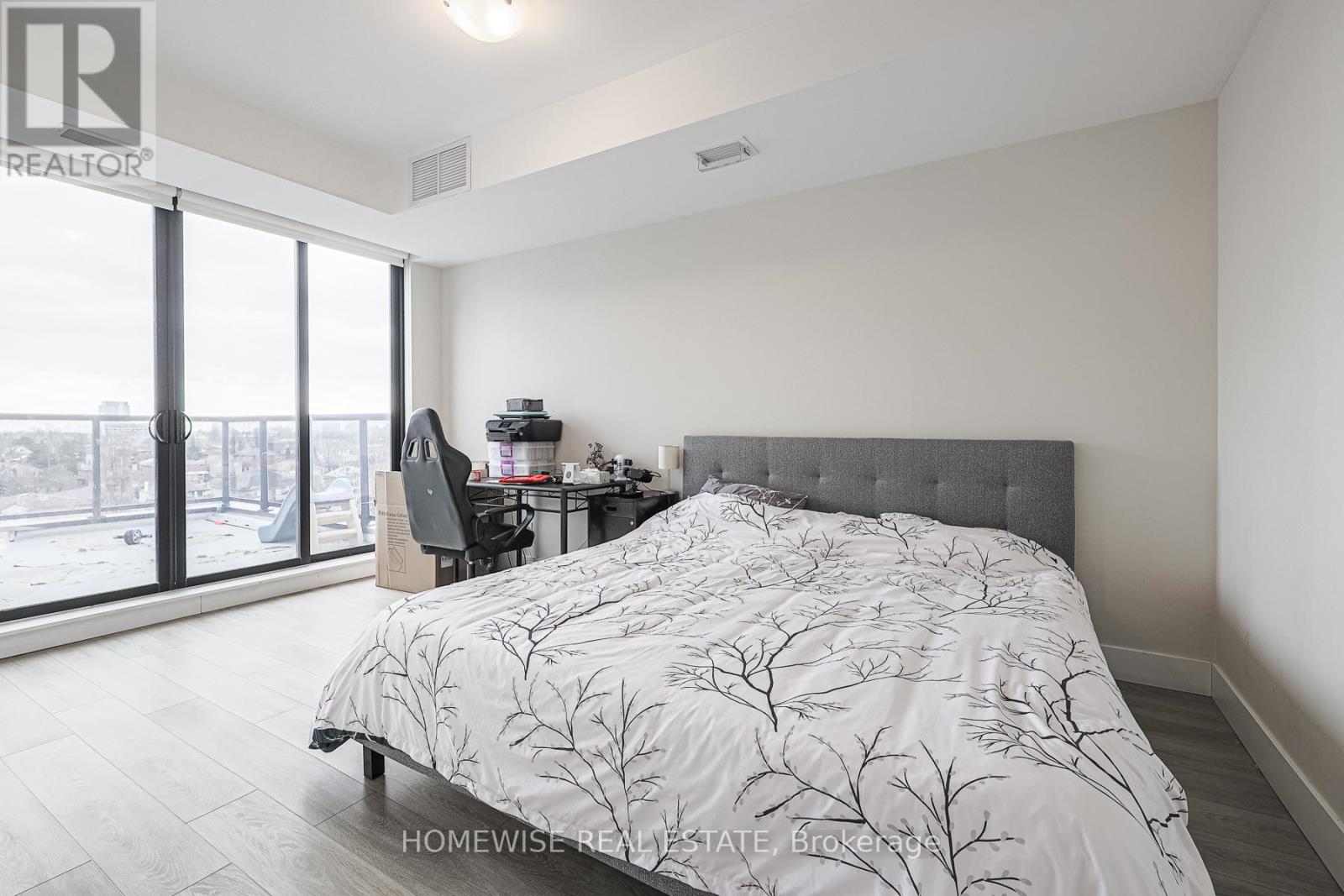R02 - 293 Viewmount Avenue, Toronto, Ontario  M6B 3H8 - Photo 15 - W12616474