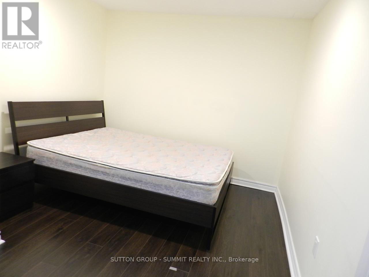 Bsmt, Rm #1 - 3735 Pearlstone Drive, Mississauga, Ontario  L5M 7H1 - Photo 11 - W12616476