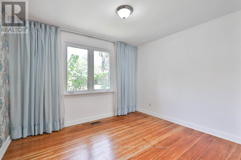 68 Oriole Avenue, Mississauga, Ontario  L5G 1V2 - Photo 8 - W12616486