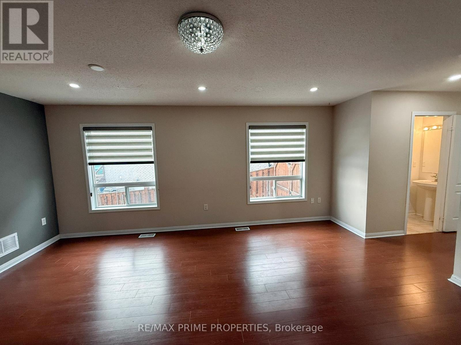 20 Murphy Road, Brampton, Ontario  L6S 6L2 - Photo 15 - W12616504