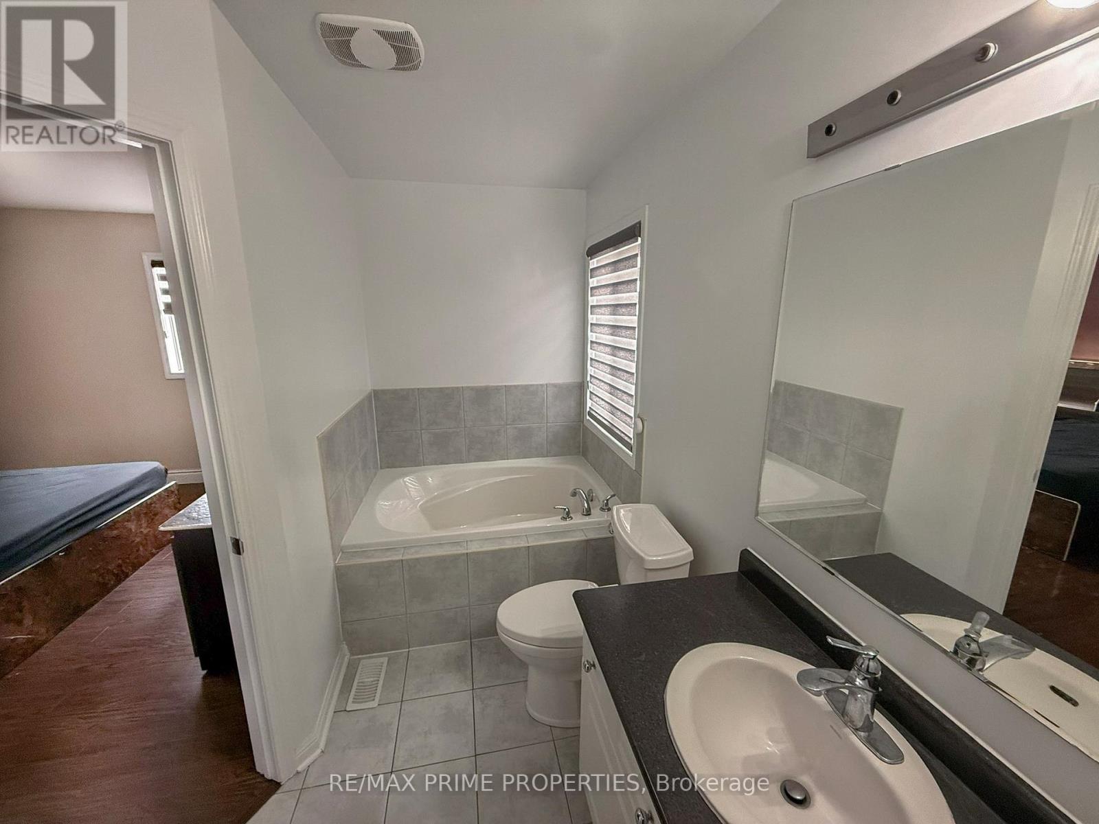 20 Murphy Road, Brampton, Ontario  L6S 6L2 - Photo 35 - W12616504