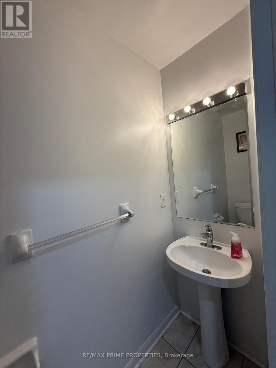 20 Murphy Road, Brampton, Ontario  L6S 6L2 - Photo 8 - W12616504