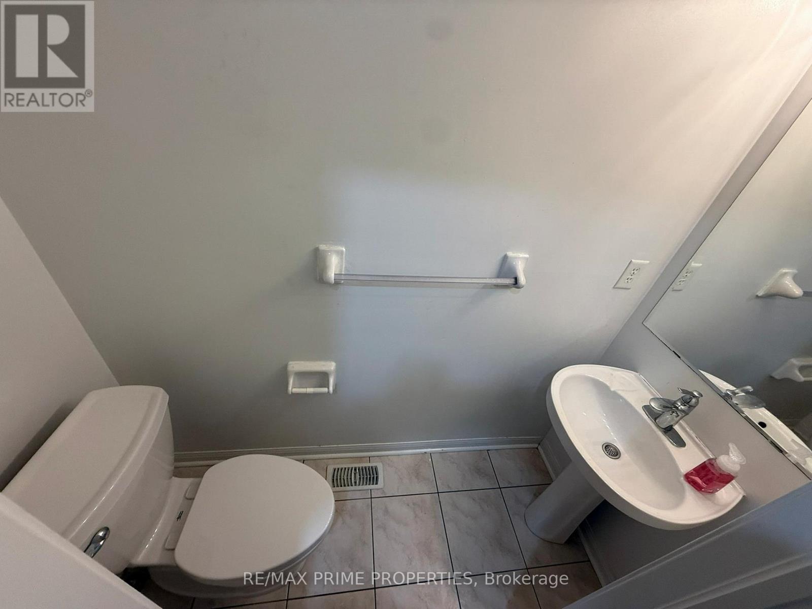 20 Murphy Road, Brampton, Ontario  L6S 6L2 - Photo 9 - W12616504