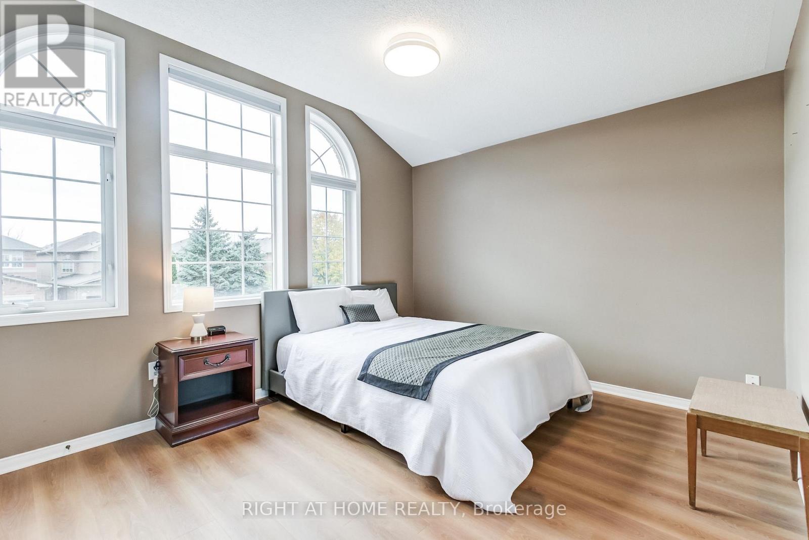 51 Crestridge Drive, Caledon, Ontario  L7E 2T9 - Photo 12 - W12616506