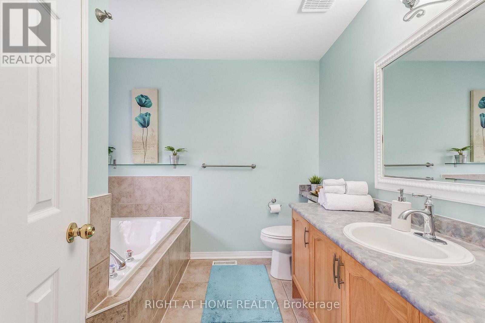 51 Crestridge Drive, Caledon, Ontario  L7E 2T9 - Photo 16 - W12616506