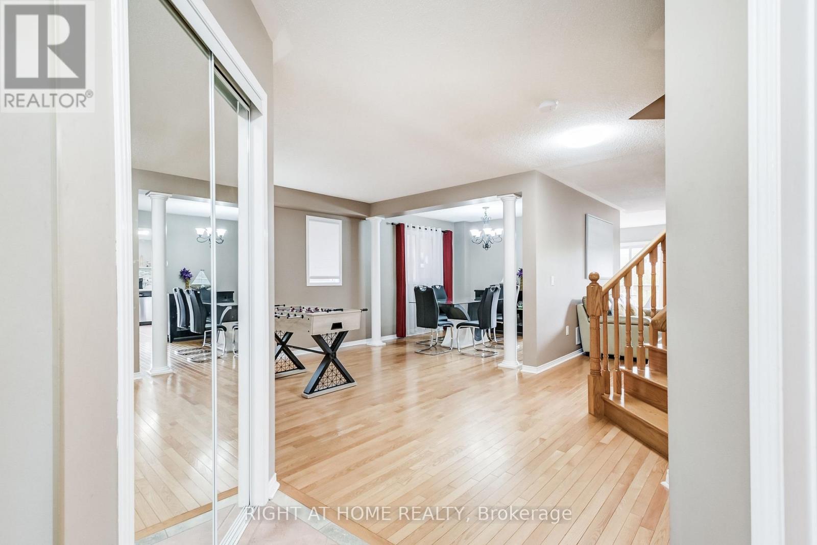 51 Crestridge Drive, Caledon, Ontario  L7E 2T9 - Photo 3 - W12616506