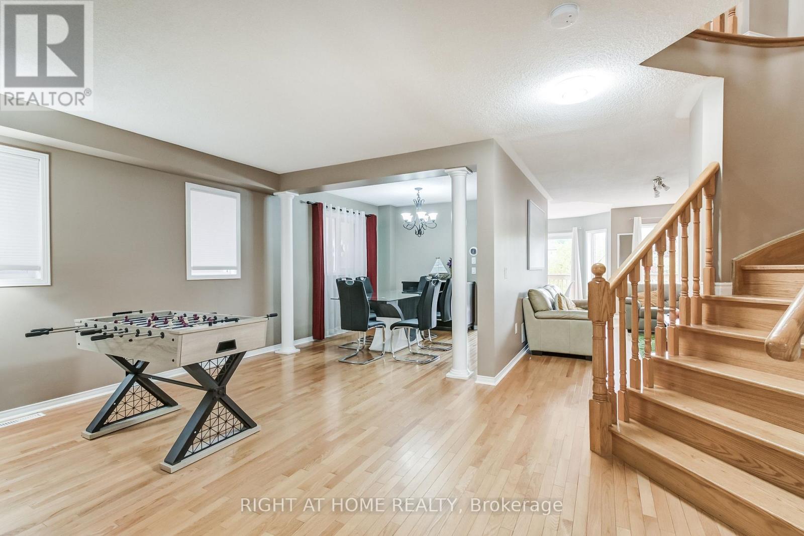 51 Crestridge Drive, Caledon, Ontario  L7E 2T9 - Photo 4 - W12616506