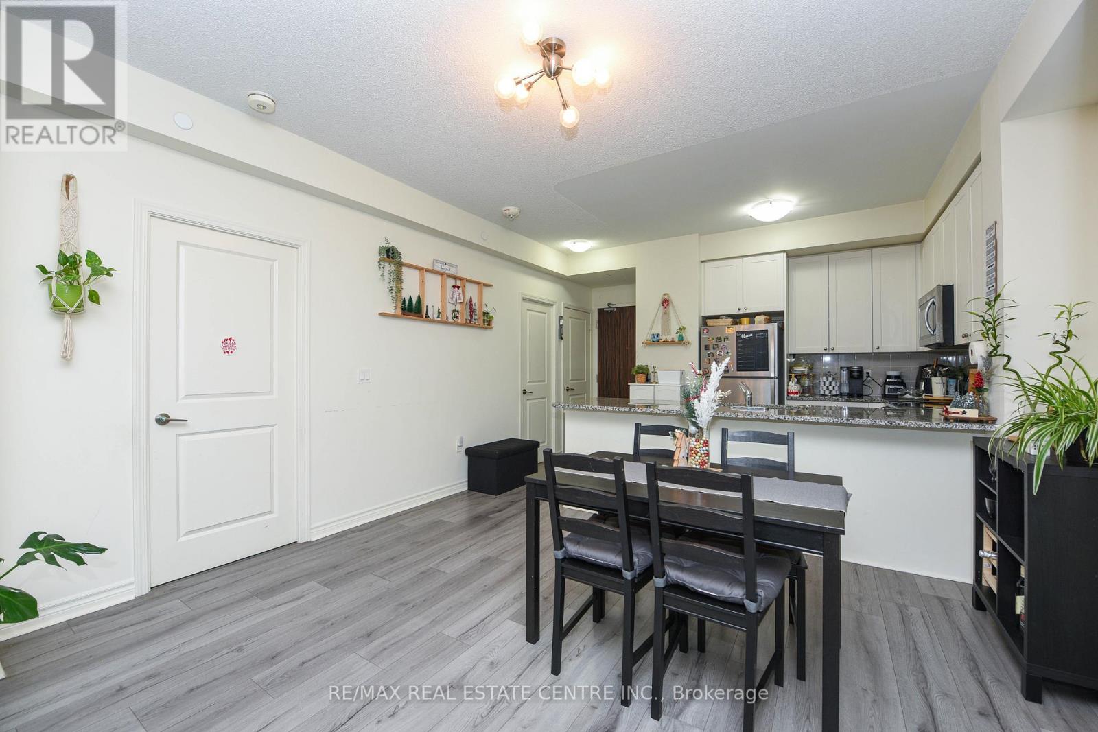 507 - 349 Rathburn Road, Mississauga, Ontario  L5B 0G9 - Photo 10 - W12616544