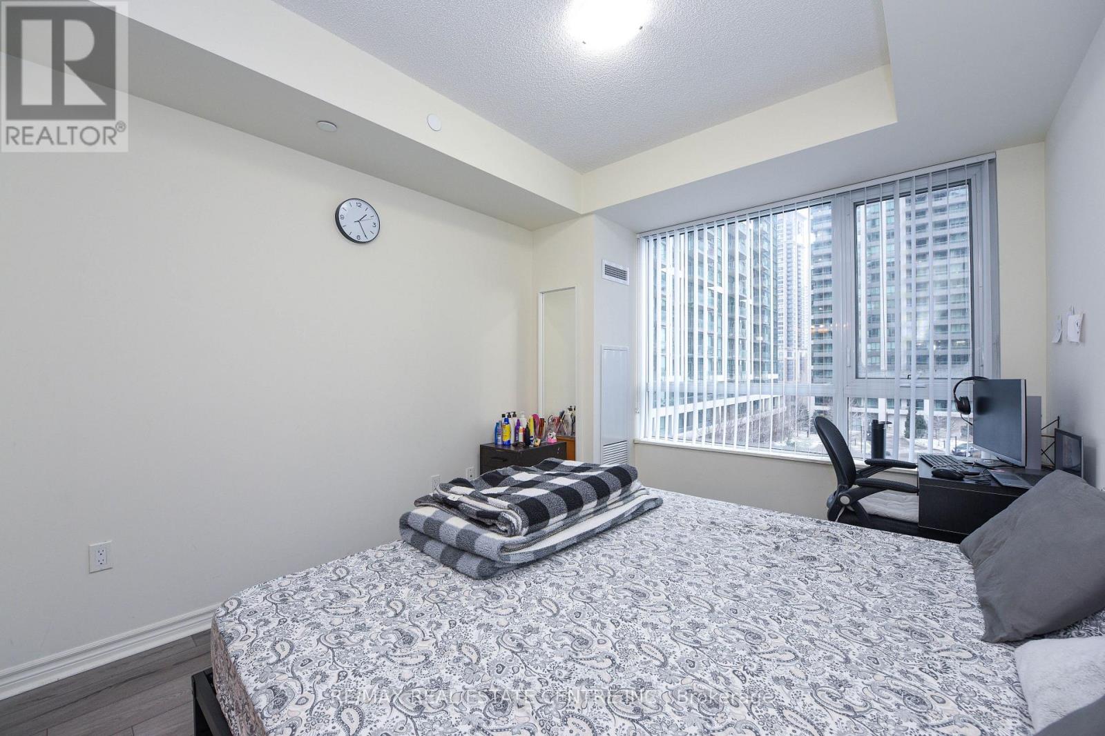 507 - 349 Rathburn Road, Mississauga, Ontario  L5B 0G9 - Photo 25 - W12616544