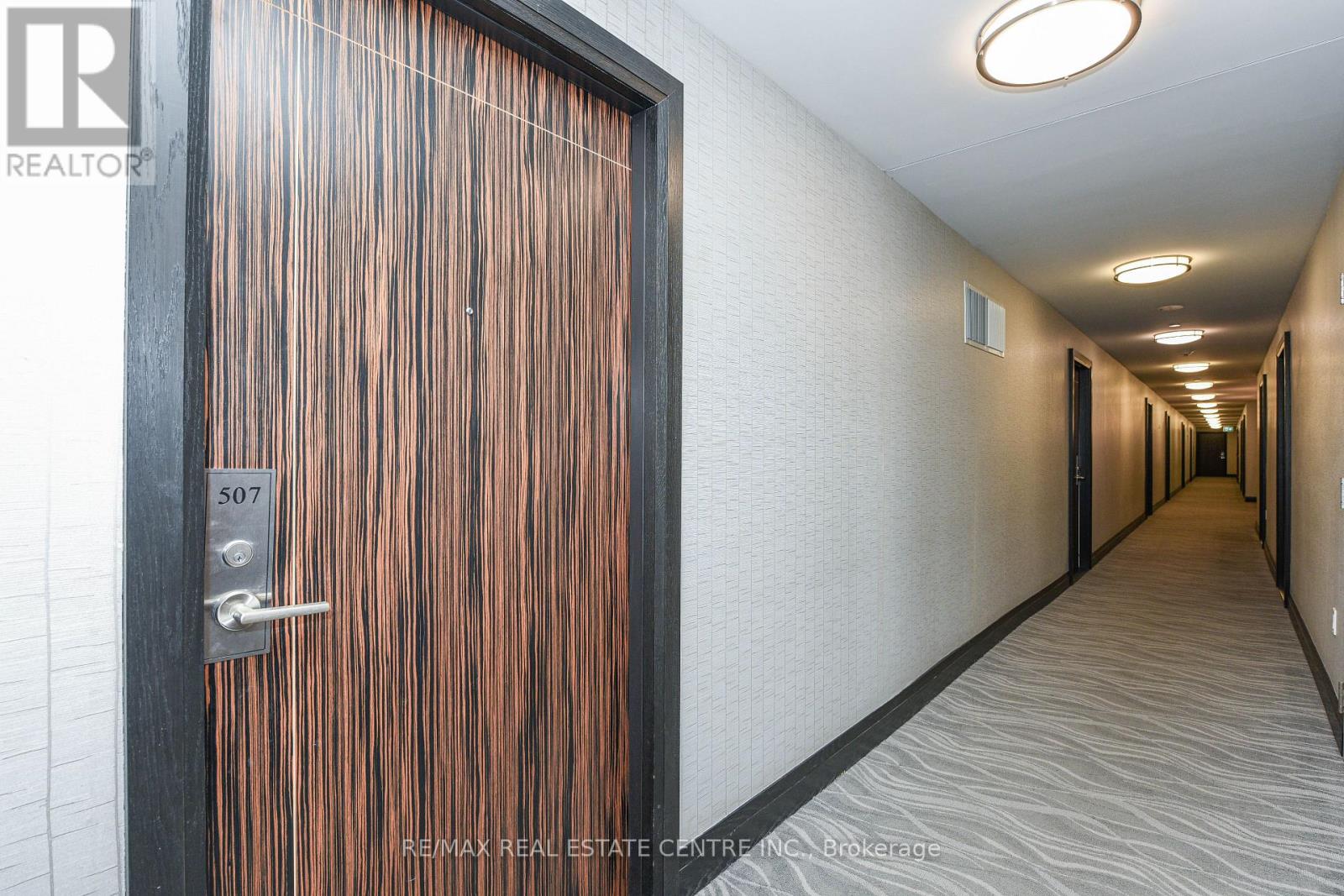 507 - 349 Rathburn Road, Mississauga, Ontario  L5B 0G9 - Photo 6 - W12616544