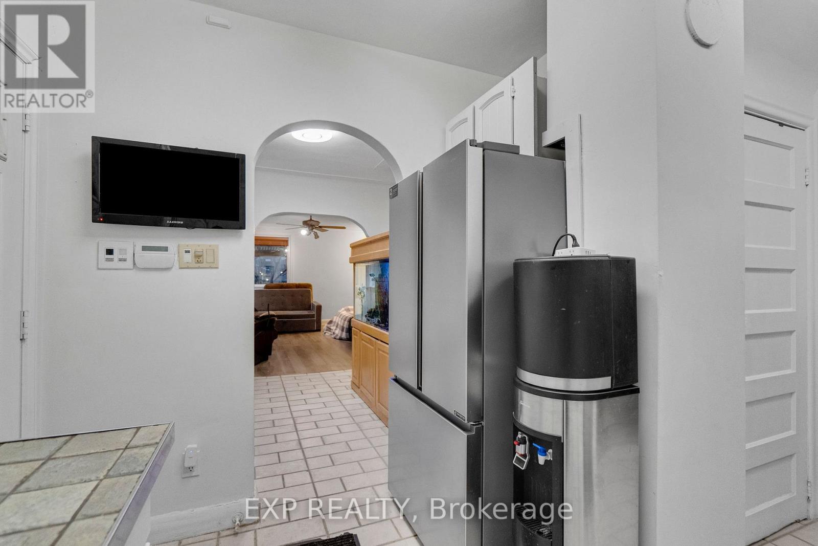 1331 St. James Avenue, Mississauga, Ontario  L5E 1J3 - Photo 13 - W12616564