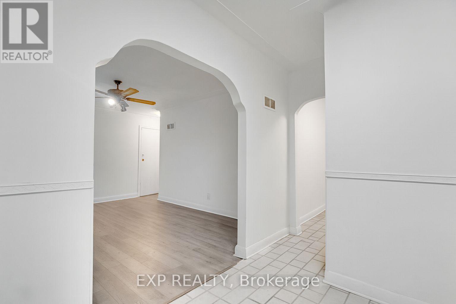 1331 St. James Avenue, Mississauga, Ontario  L5E 1J3 - Photo 15 - W12616564