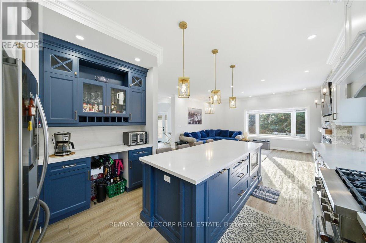 Main - 18 Florida Crescent, Toronto, Ontario  M9M 1P5 - Photo 21 - W12616572