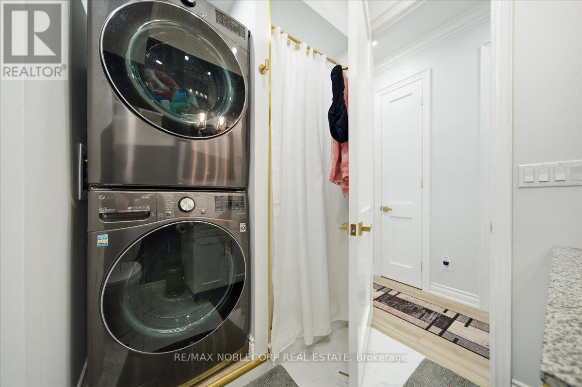 Main - 18 Florida Crescent, Toronto, Ontario  M9M 1P5 - Photo 26 - W12616572