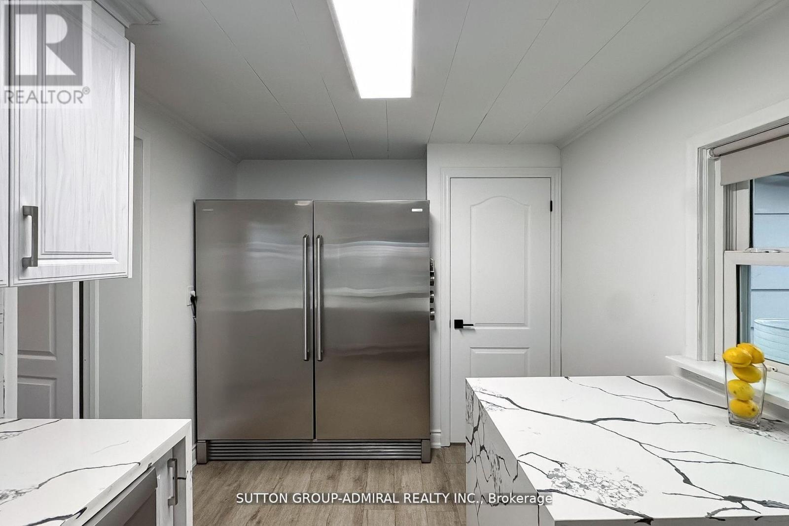 14 Spears Street, Toronto, Ontario  M6N 3X7 - Photo 16 - W12616586