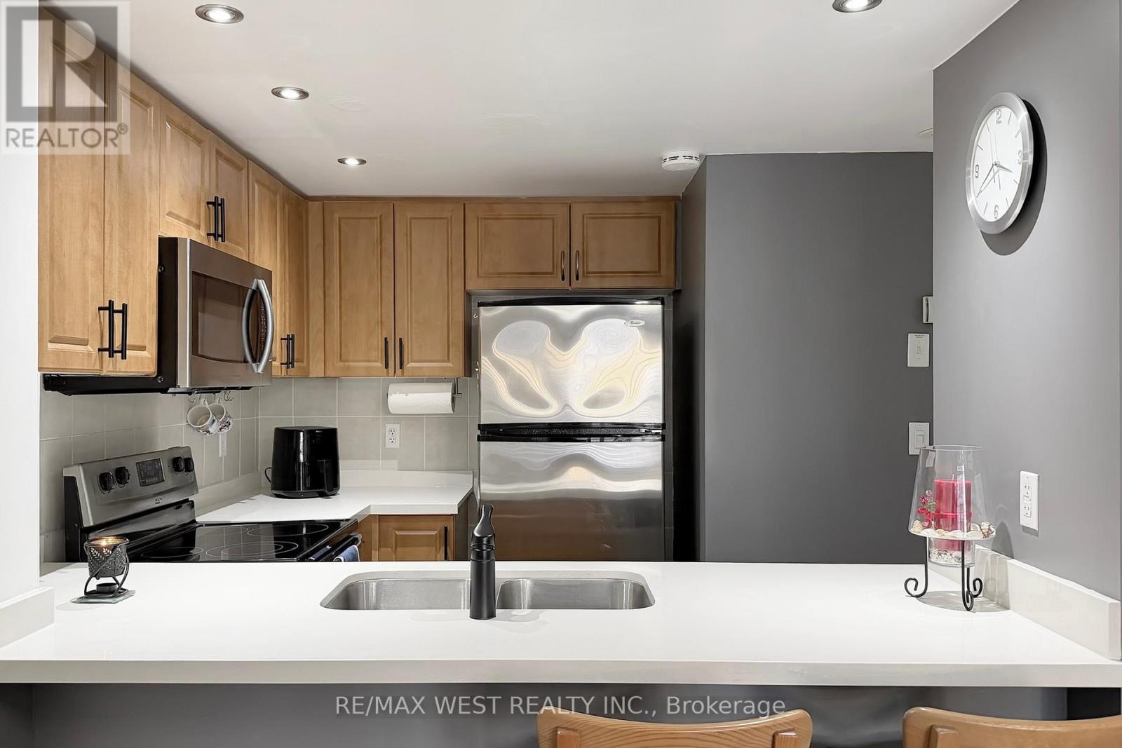 2046 - 3043 Finch Avenue W, Toronto, Ontario  M9M 0A4 - Photo 15 - W12616594