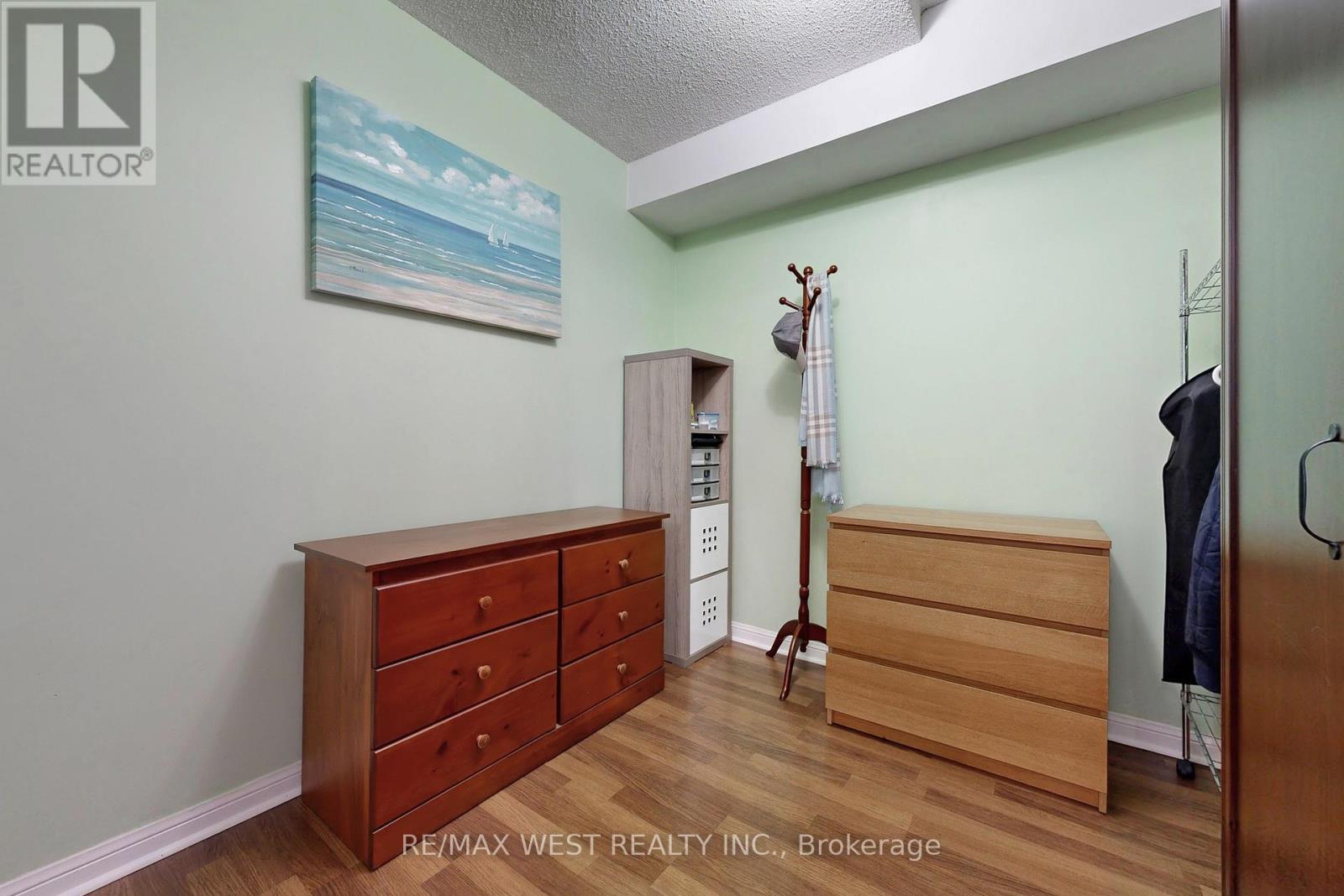 2046 - 3043 Finch Avenue W, Toronto, Ontario  M9M 0A4 - Photo 20 - W12616594