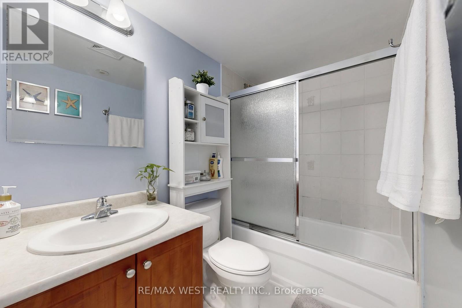 2046 - 3043 Finch Avenue W, Toronto, Ontario  M9M 0A4 - Photo 22 - W12616594