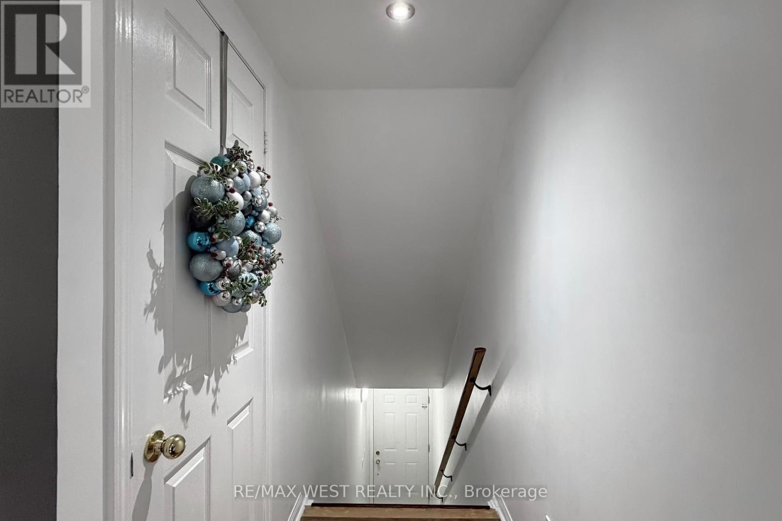 2046 - 3043 Finch Avenue W, Toronto, Ontario  M9M 0A4 - Photo 25 - W12616594