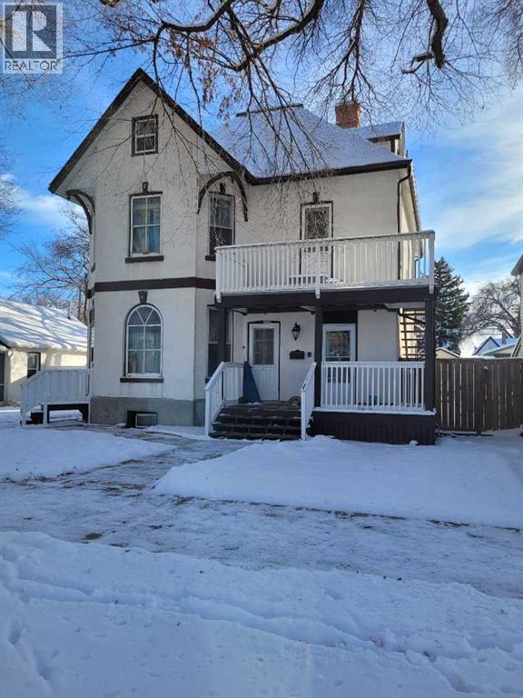 A, 819a 5 Street Se, Medicine Hat, Alberta  T1A 0N9 - Photo 2 - A2273762