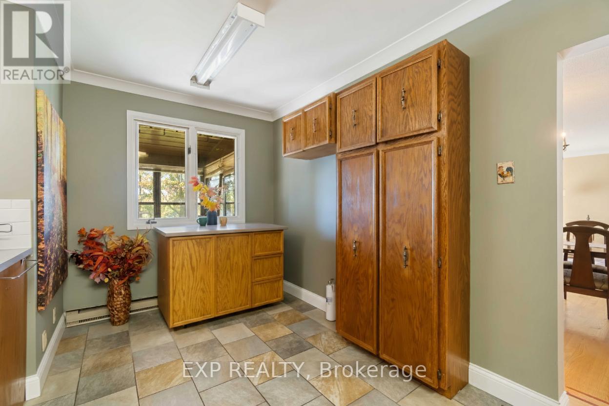 1038 White Lake Road, Arnprior, Ontario  K7S 3G9 - Photo 6 - X12445234