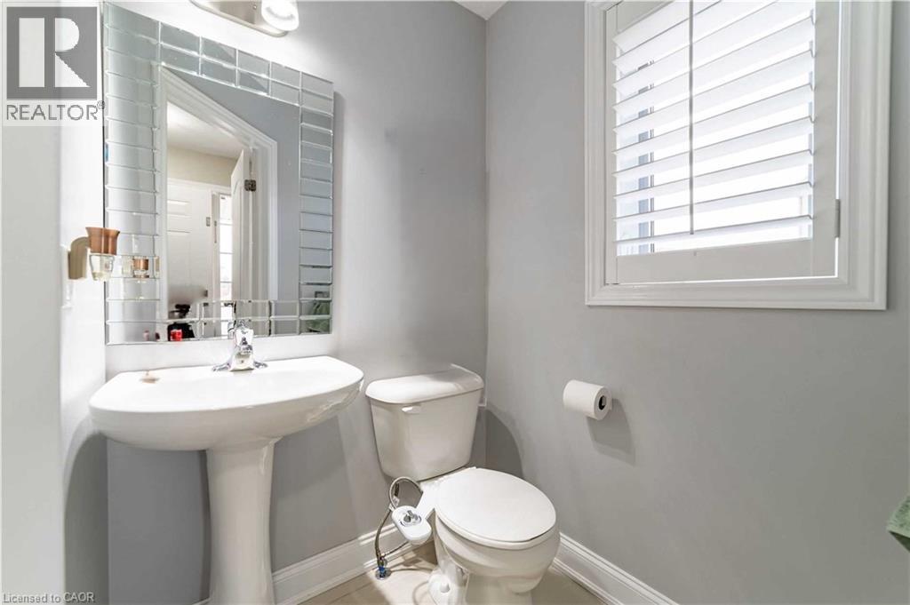 560 Landgren Crt Unit# (Upper), Kitchener, Ontario N2A 4J7 - Photo 4 - 40791584