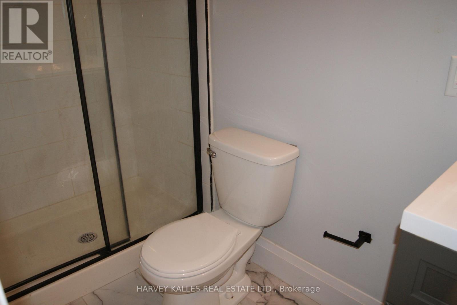 Main - 70 Centre Street W, Strathroy-Caradoc, Ontario  N7G 1T8 - Photo 10 - X12480742