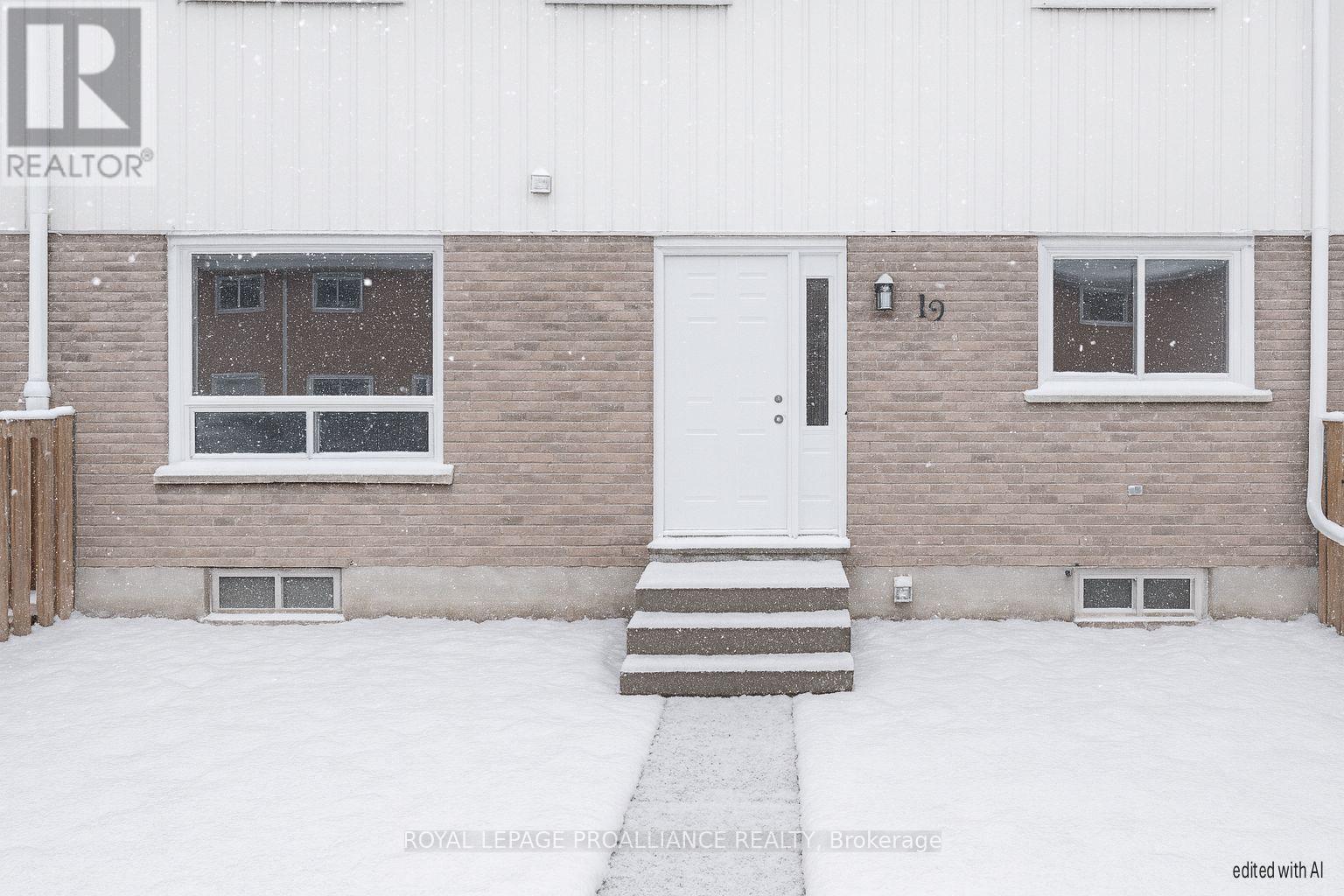 19 - 15 Tracey Park Drive, Belleville, Ontario  K8P 4R4 - Photo 3 - X12509280