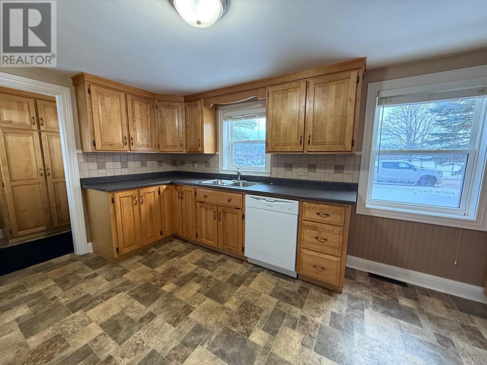 259 Schurman Avenue, Summerside, Prince Edward Island  C1N 2C8 - Photo 6 - 202529306