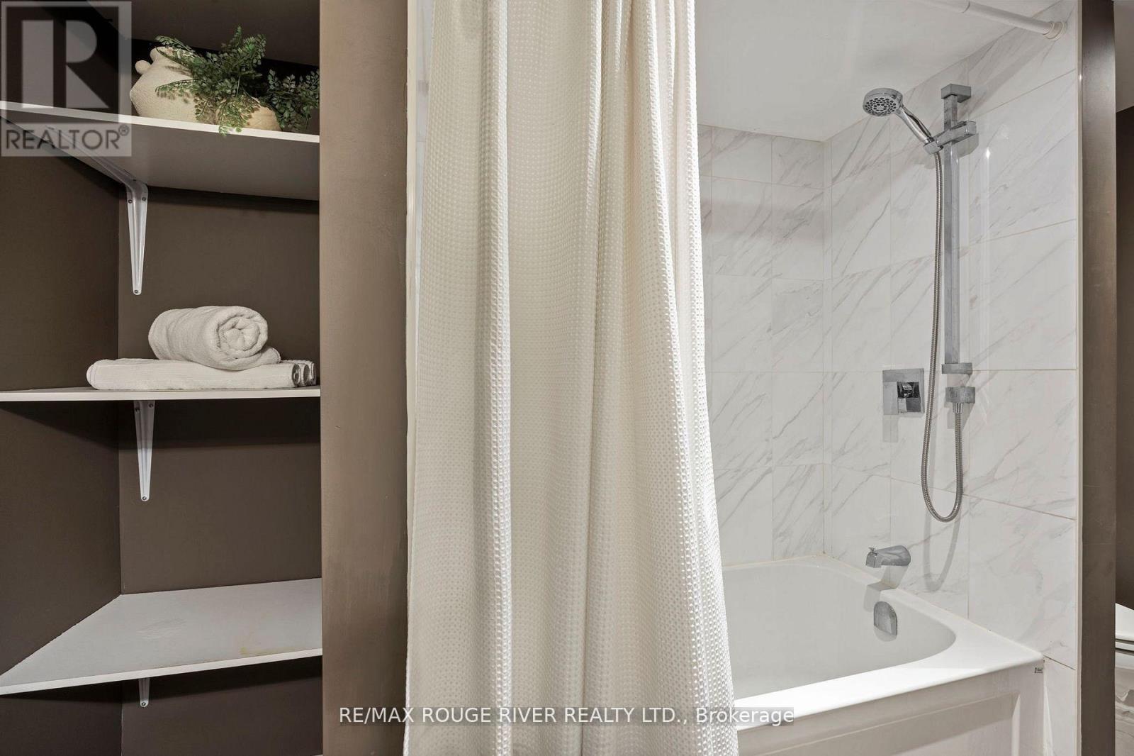 819 Sanok Drive, Pickering, Ontario  L1W 2R1 - Photo 26 - E12616580