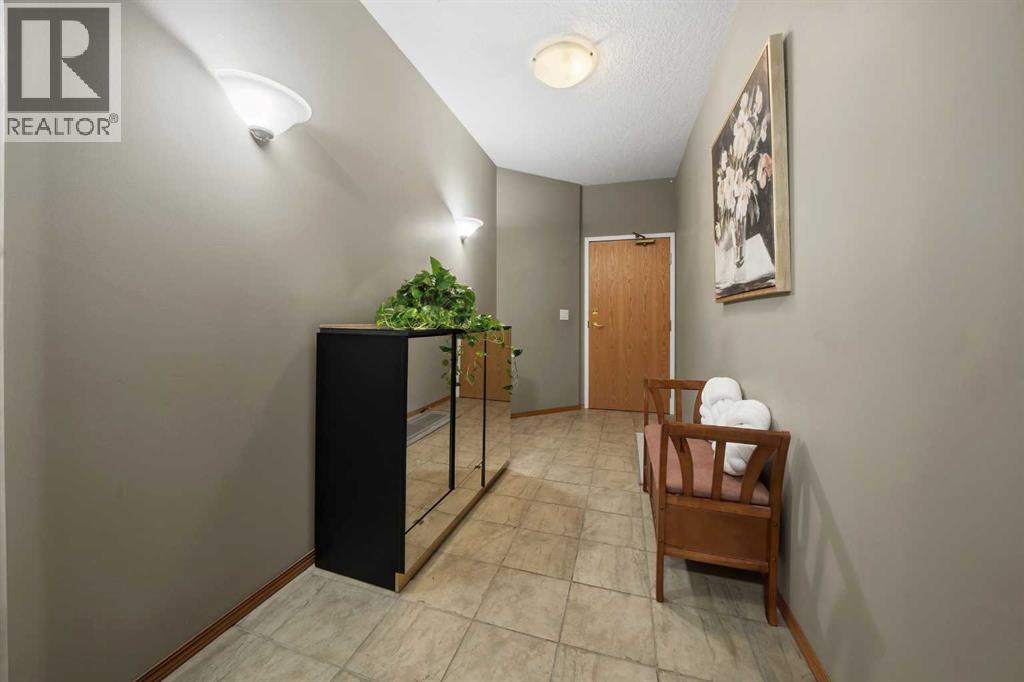 111, 5300 48 Street, Red Deer, Alberta  T4N 7C5 - Photo 2 - A2274762