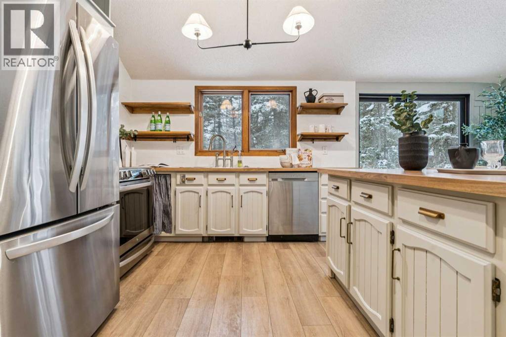 3 Redwood Meadows Close, Rural Rocky View County, Alberta  T3Z 1A3 - Photo 12 - A2271886