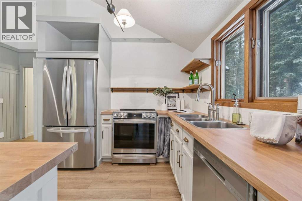 3 Redwood Meadows Close, Rural Rocky View County, Alberta  T3Z 1A3 - Photo 15 - A2271886