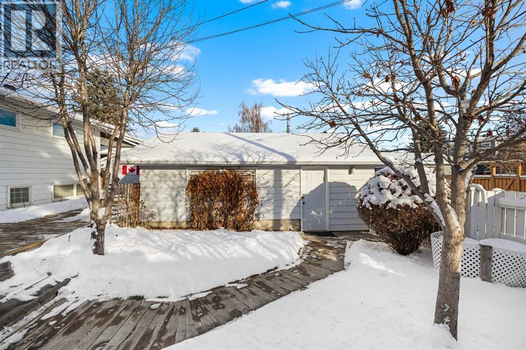 10727 Mapleglen Crescent Se, Calgary, Alberta  T2J 1X1 - Photo 6 - A2273607