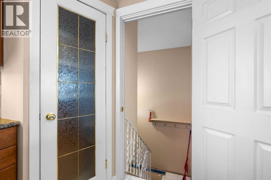 10727 Mapleglen Crescent Se, Calgary, Alberta  T2J 1X1 - Photo 17 - A2273607