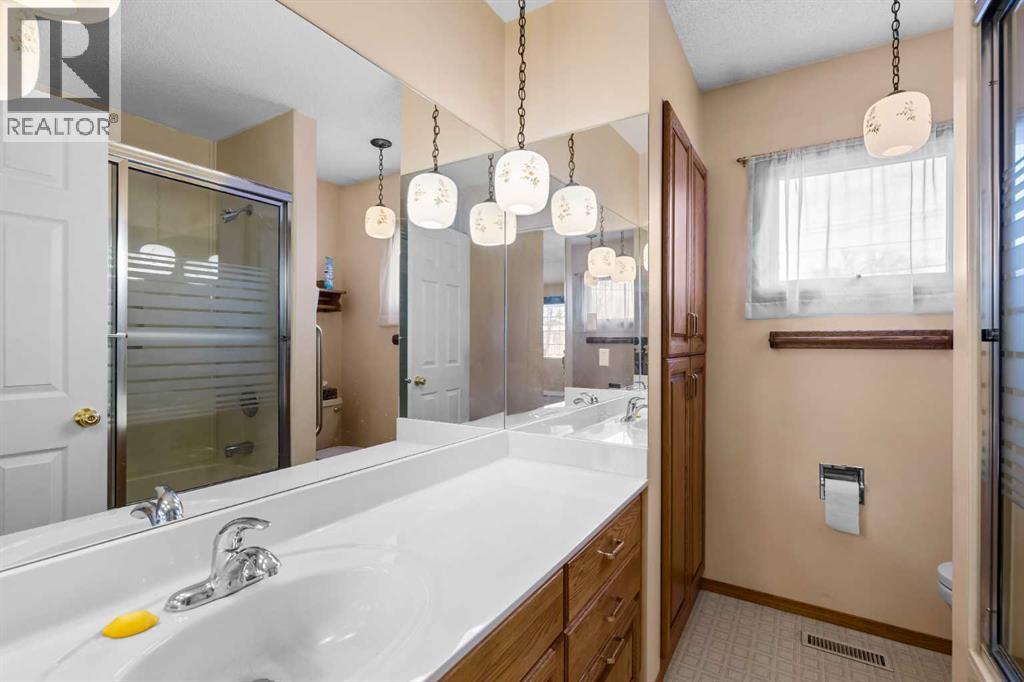 10727 Mapleglen Crescent Se, Calgary, Alberta  T2J 1X1 - Photo 25 - A2273607