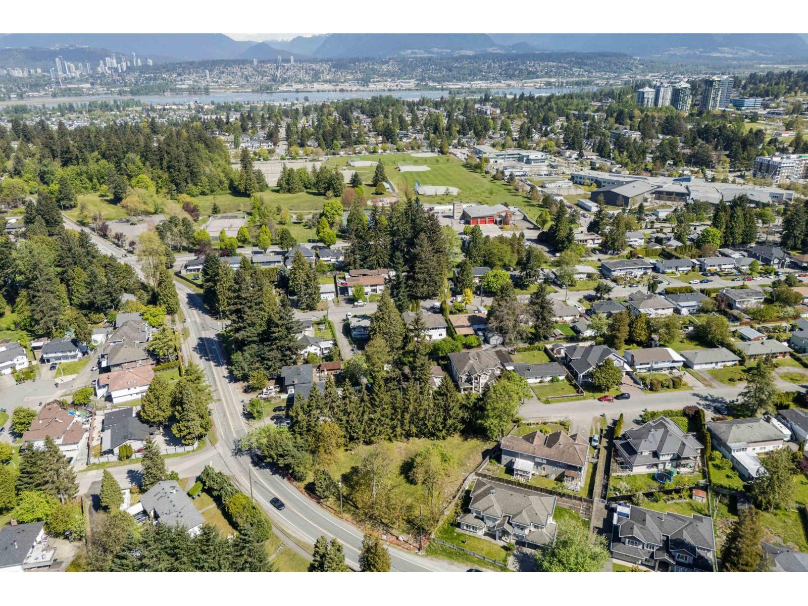 13003 Old Yale Road, Surrey, British Columbia  V3T 3C3 - Photo 9 - R3073304