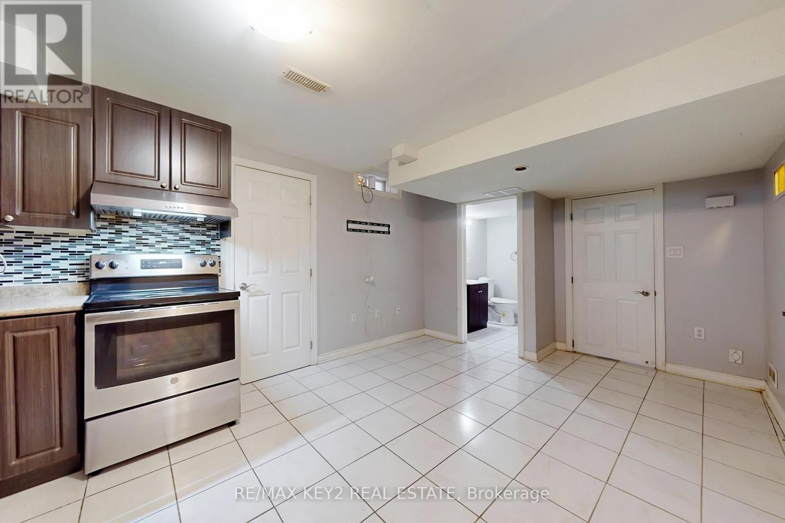 Bsmt - 58 Hummingbird Drive, Toronto, Ontario  M1X 1Y2 - Photo 7 - E12616666