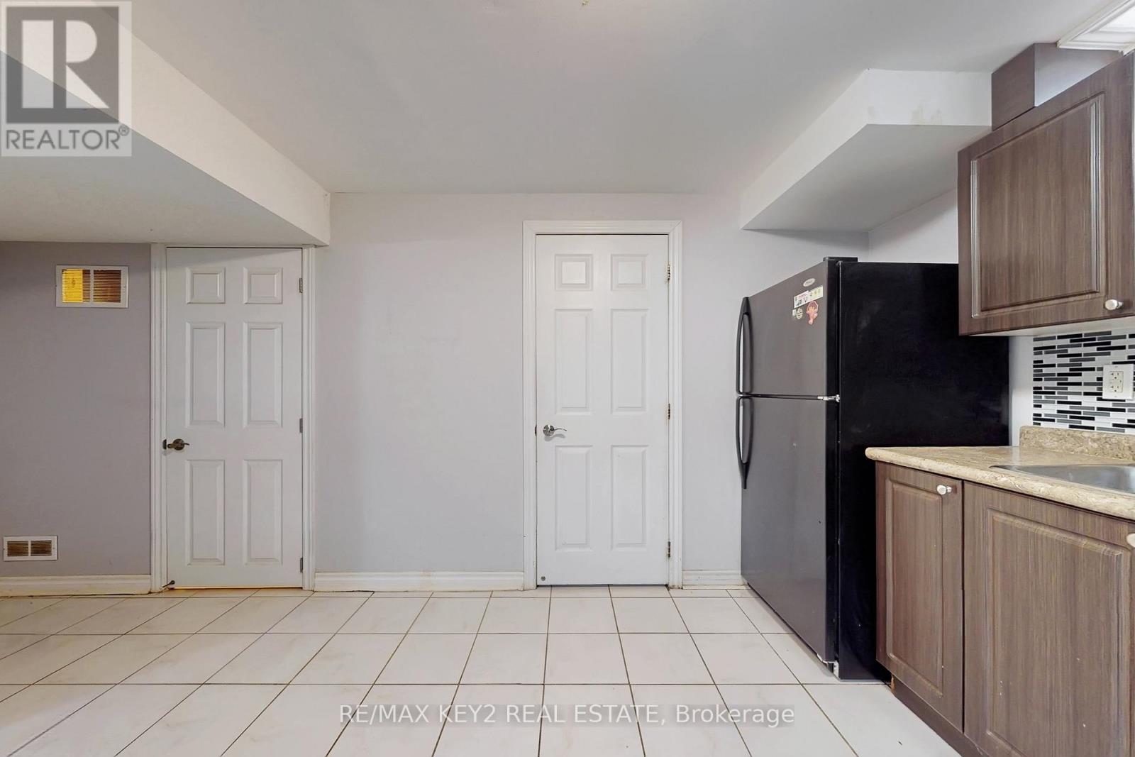 Bsmt - 58 Hummingbird Drive, Toronto, Ontario  M1X 1Y2 - Photo 8 - E12616666