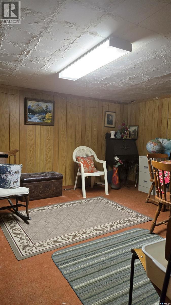 832 Peters Avenue, Oxbow, Saskatchewan  S0C 2B0 - Photo 10 - SK025484