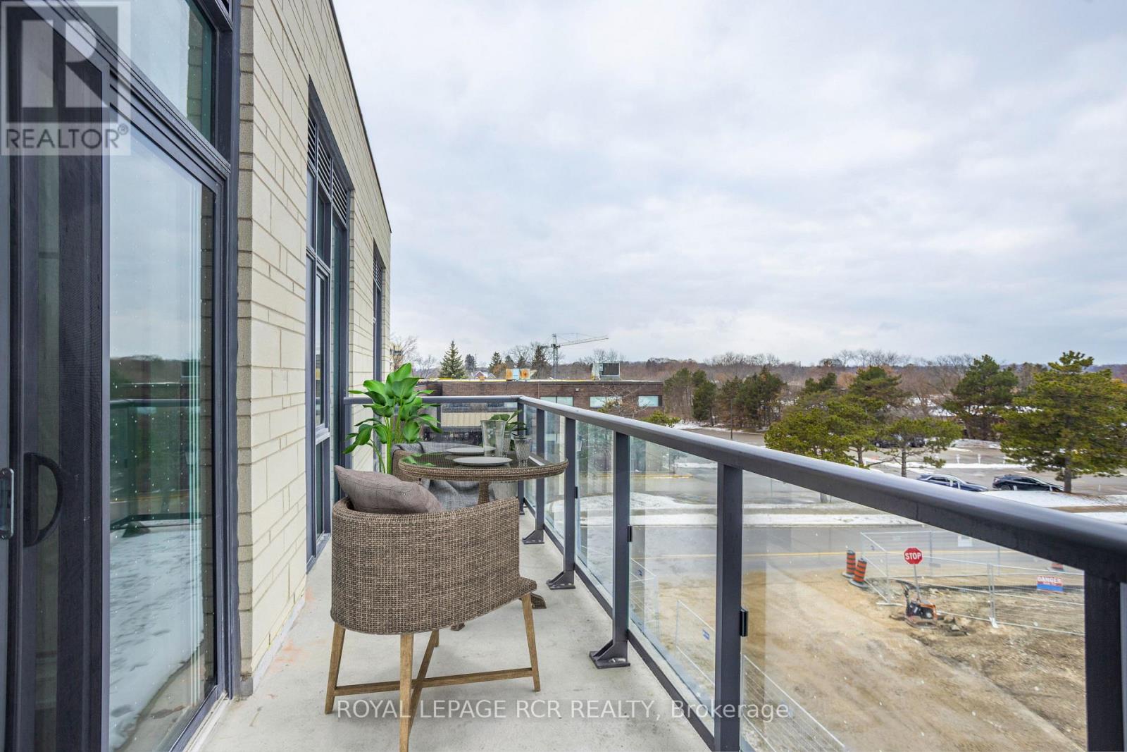 303 - 705 Davis Drive, Newmarket, Ontario  L3Y 2R2 - Photo 10 - N12616654